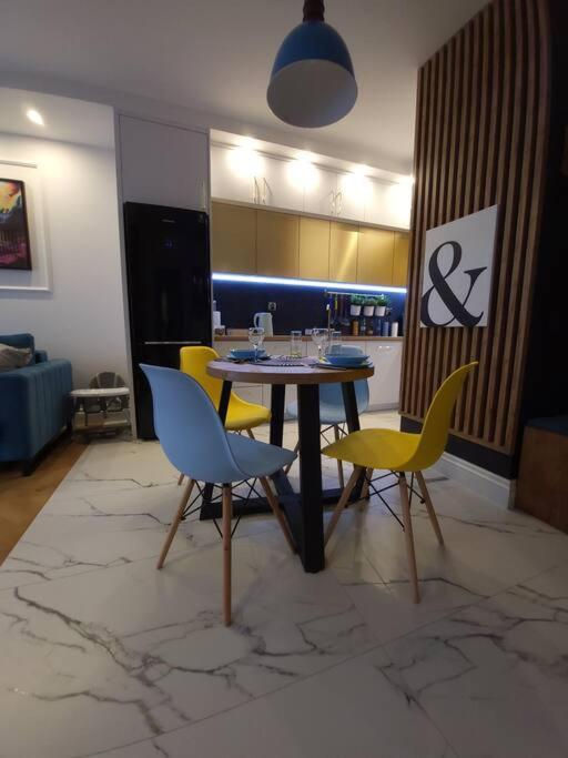 Apartament Rainbow Apartment เบียวิสตอก ภายนอก รูปภาพ